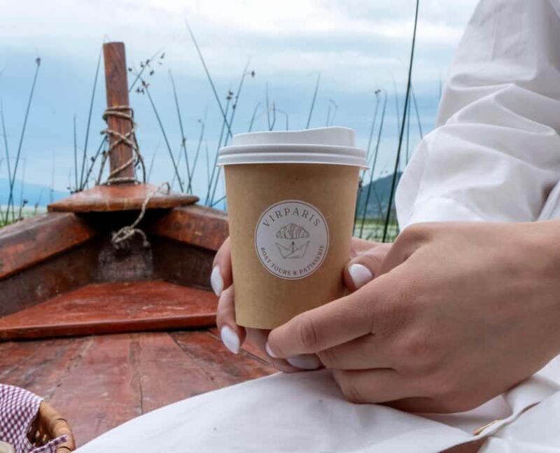 Boat tour with FREE coffee and croissants! - Key Points