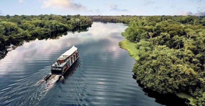 Boat trip on the Amazon and Itaya rivers - Exploring the Amazon and Itaya Rivers