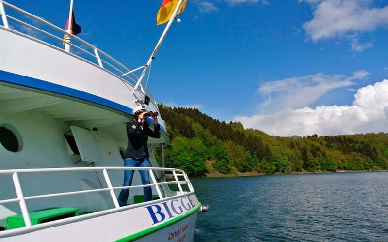 Boat trip on the Biggesee: lake romance in the Sauerland mountains! - Boat trip on the Biggesee: lake romance in the Sauerland mountains!