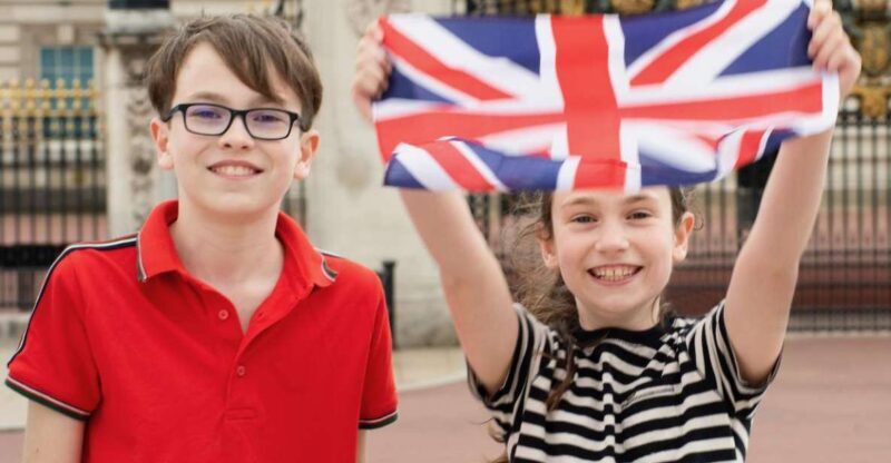 Bobbies, Corgis and the 7 Lions - What to Expect from This Westminster Tour