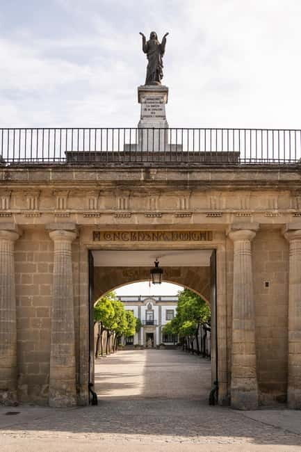 Bodegas Fundador: GOURMET EXPERIENCE TOUR - An In-Depth Look at the Experience