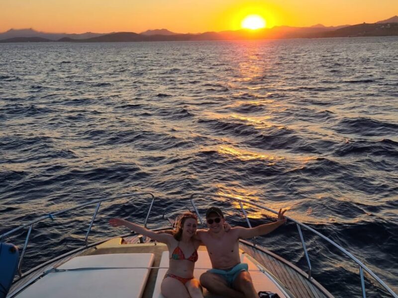 Bodrum: Bodrum Sunset Tour with Jet Black Yacht - Key Points