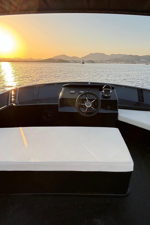 Bodrum: Bodrum Sunset Tour with Jet Black Yacht - Practical Details