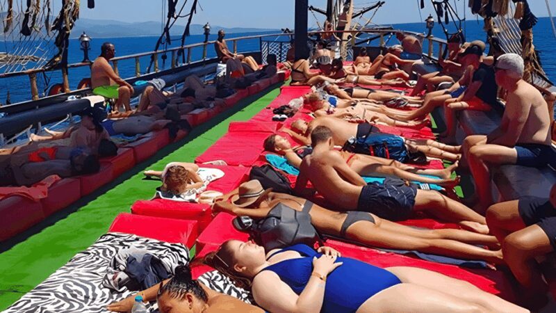 Bodrum: Pirate Boat Trip with Lunch - Comfort and Practical Details