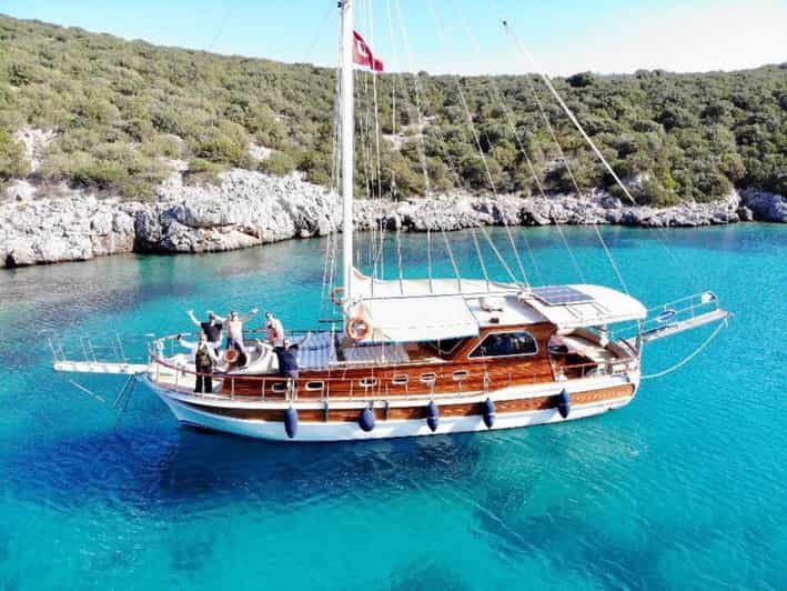 Bodrum: Private Gulet Tour with Lunch - The Itinerary: A Perfect Mix of Islands and Bays