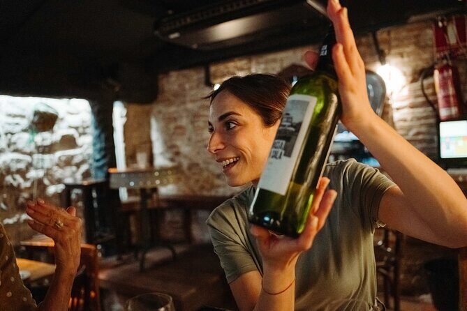 Bohemian Barcelona Neighborhood Evening Tapas & Wine Tour - What Reviewers Are Saying