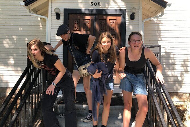 Boise Scavenger Interactive Hunt Walking Activity - Boise Scavenger Interactive Hunt Walking Activity: A Fun and Flexible Way to Explore the City