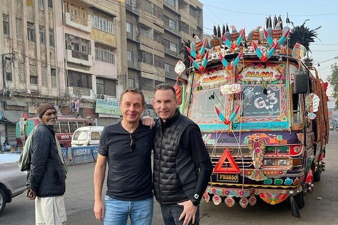 Bold bites on Karachis Burns Road - Who This Tour Is Perfect For