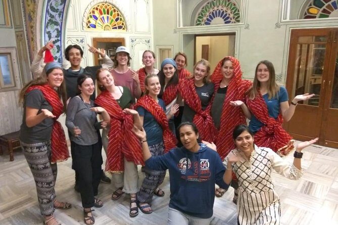 Bollywood Dance Class - Groove and shake on Hindi Movie hits ! - Key Points