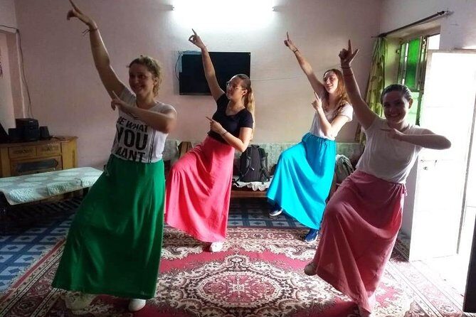 Bollywood Dance Class in Jaipur with Transportation - FAQs