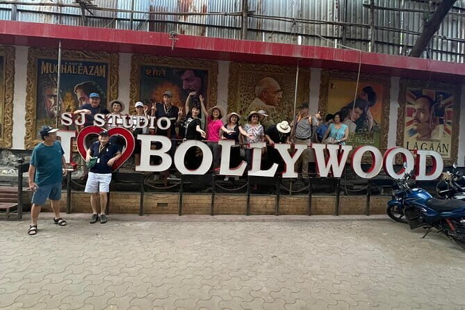 Bollywood Sightseeing and Celebrity Homes Tour by Private Car - The Tour Breakdown: What to Expect