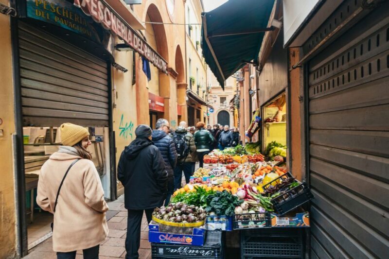 Bologna: City Center Walking Tour - Key Points