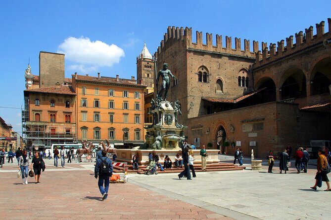 Bologna City Red Bus and Food tasting - What the Reviews Reveal