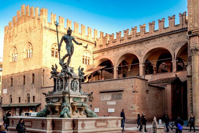 Bologna City Red Bus and Food tasting - Who Should Consider This Tour?