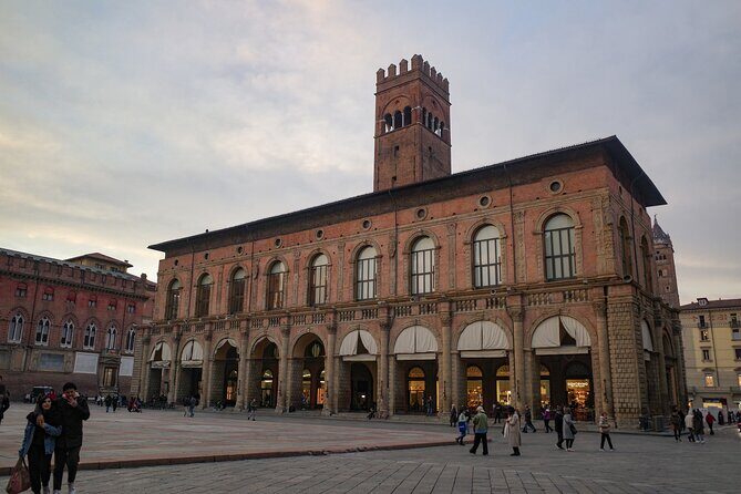 Bologna: City Walk with Audio Guide in 7 Languages on your Phone - FAQ