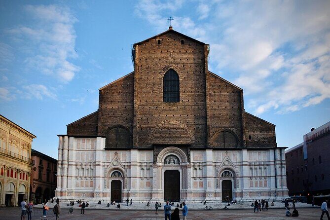 Bologna Private Walking Food Tour With Secret Food Tours - A Close Look at the Itinerary