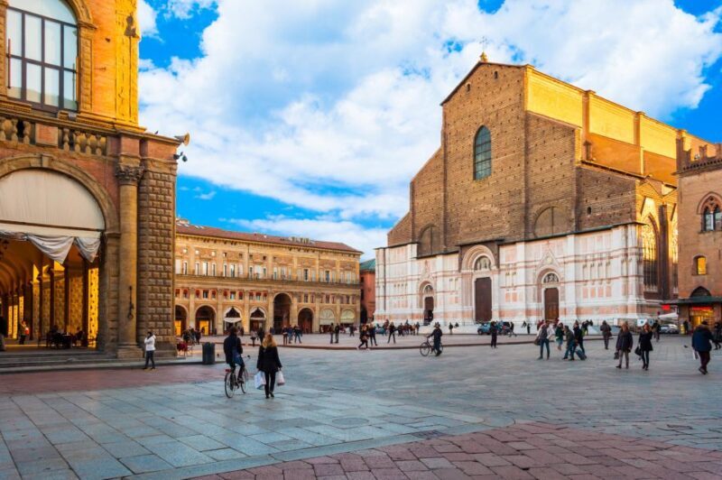 Bologna: Red Bus City Tour and Local Food Tasting - Key Points