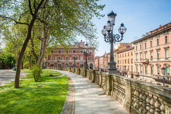 Bologna Scavenger Hunt and Highlights Self-Guided Tour - Key Points
