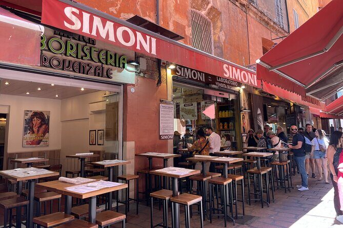 Bologna Walking Food Tour and Highlights with a Local Guide - The Full Experience: Walking Through Bolognas Historic Heart