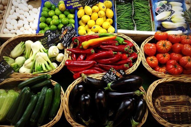 Bordeaux Old Town & Market Local Food with Wine Tastings Tour - Guides and Personal Touch