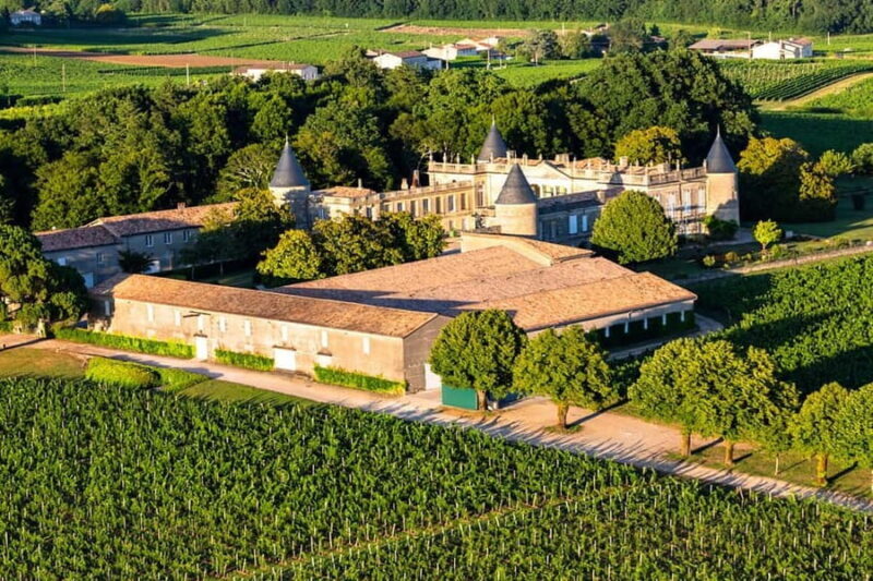 Bordeaux: Panoramic flight over vineyards and châteaux - An In-Depth Look at the Bordeaux Aerial Tour