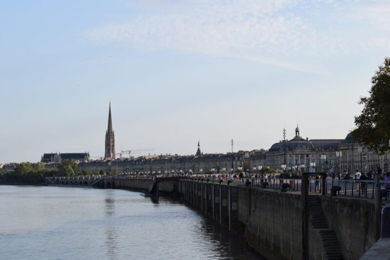 Bordeaux : see the whole city by bike - Key Points