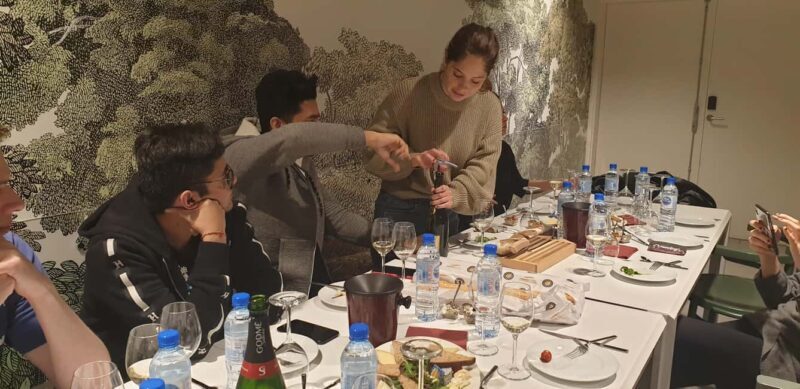 Bordeaux: Wine Tasting with Dinner in a Private Apartment - Key Points