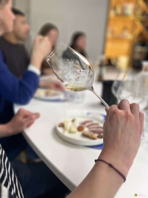 Bordeaux wine tasting workshop with food and wine pairings - Key Points