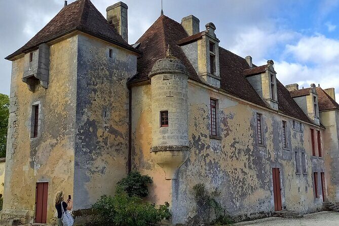 Bordeaux wine tour: 2 wineries (red & white wine) - FAQ