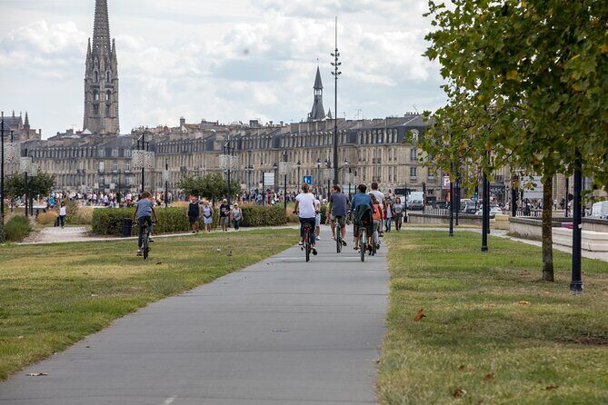 Bordeauxs Iconic Landmarks: A Private Bike Tour - Starting Point: Esprit Cycles and First Impressions