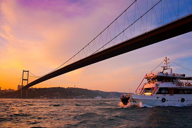 Bosphorus Cruise and Two Continents Tour with Lunch at the top of Camlica Hill - Key Points