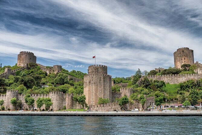 Bosphorus Cruise with Breakfast, Sunset and Stop on Asian Side - FAQ