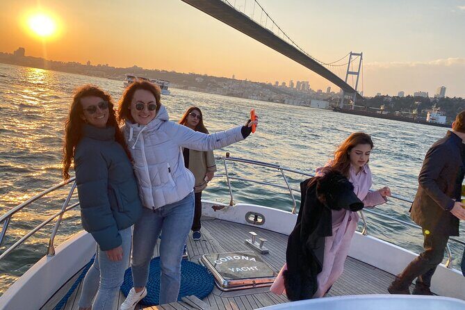 Bosphorus Sunset Yacht Cruise with Snacks and Live Guide - What Reviewers Love Most
