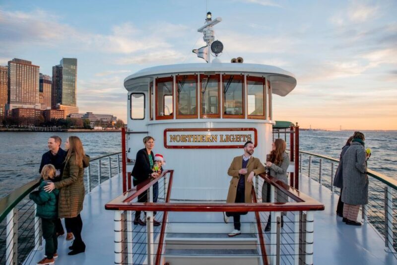 Boston: Cocoa and Carols Holiday Cruise - A Closer Look at the Experience
