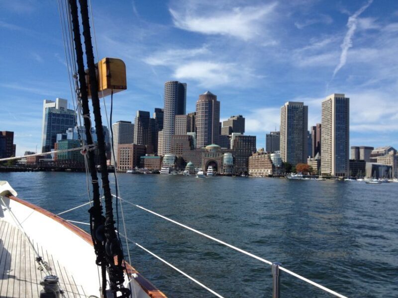 Boston: Downtown Harbor Sailing Cruise - Boston: Downtown Harbor Sailing Cruise — A Fresh Way to See the City