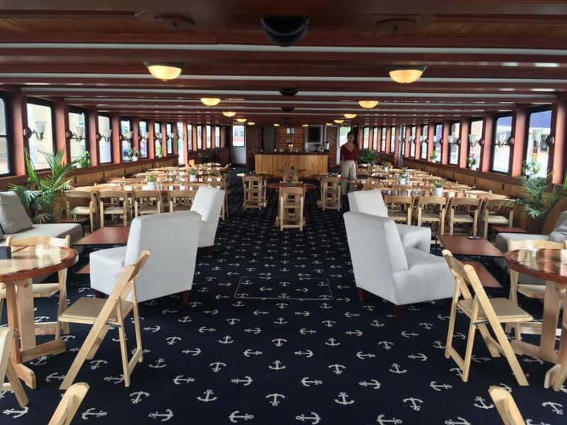 Boston Harbor: Fall Luncheon Cruise - Food and Beverages
