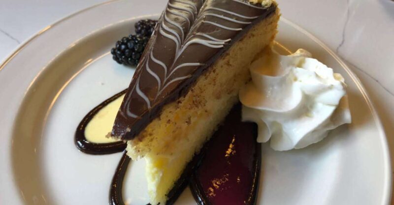 Boston: Iconic Food Tasting & History Tour - Downtown - Key Points