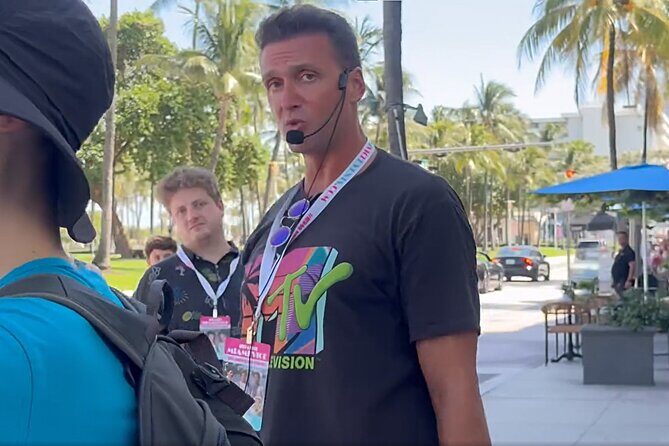 Boutique Food, Wine and Art Deco Walking Tour - Starting Point: A Charming Café in Española Way