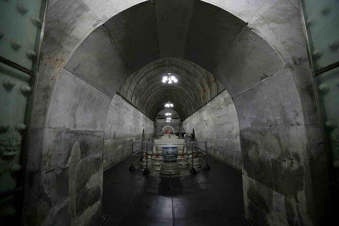 Boutique Tour: Juyongguan, Sacred Way and Dingling of Ming Tombs - Sacred Way and the Ming Tombs