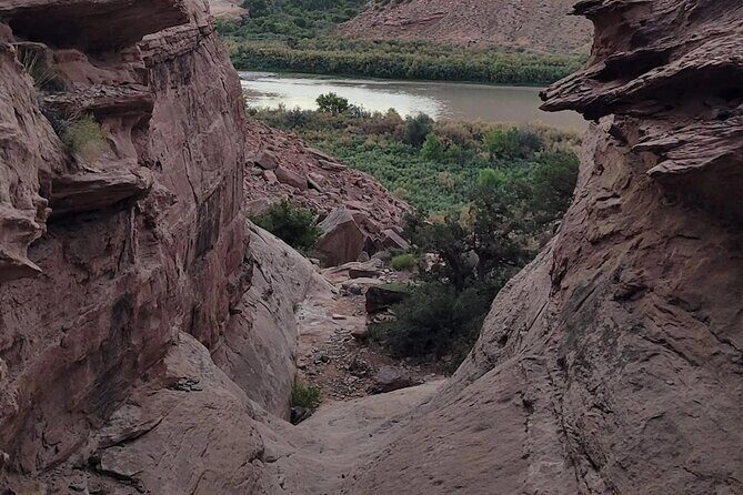Bow and Arrow Canyon Hike and Rappel Adventure - FAQs