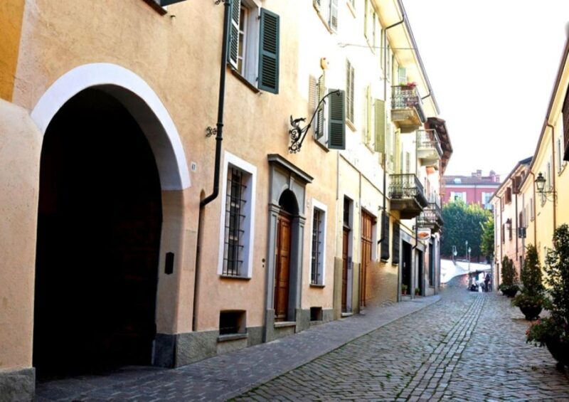 Bra: Historic Town Highlights Guided Walking Tour - A Detailed Look at the Itinerary