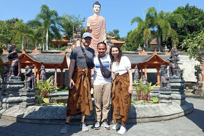 Brahmavihara Arama Banjar Hot Spring Ulundanu Bratan Private Tour - An In-Depth Look at the Itinerary