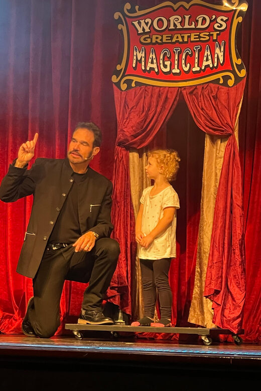 Branson: Cabaret Comedy Magic Dinner Show - A Comprehensive Look at the Experience