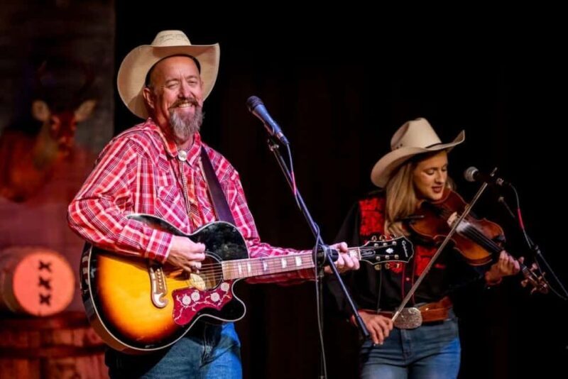 Branson: Chuckwagon Dinner Show and Outdoor Drama - The Itinerary and What to Expect