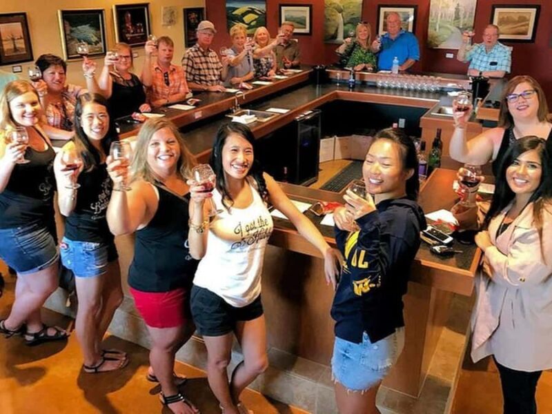 Branson: VIP Wine Tasting and Dinner Tour - Missouri Ridge Distillery & Brewery (45 Minutes)