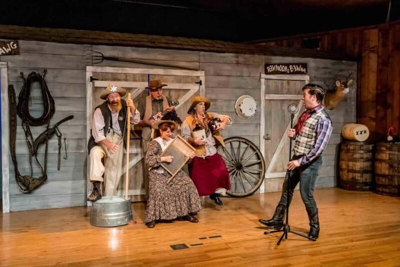 Branson: Whodunnit Hoedown Murder Mystery Dinner Show - Key Points