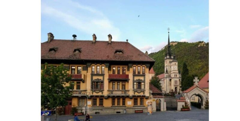 Braov in Focus: A Walking Tour, Hike & Photo Experience - Analyzing the Value