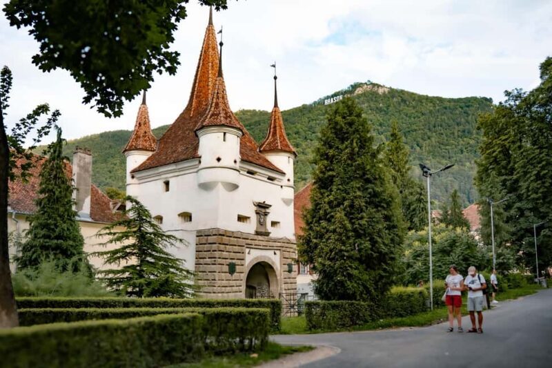 Brasov: Guided Walking Tour with Professional Photos - A Deep Dive into the Brasov Guided Tour with Professional Photos