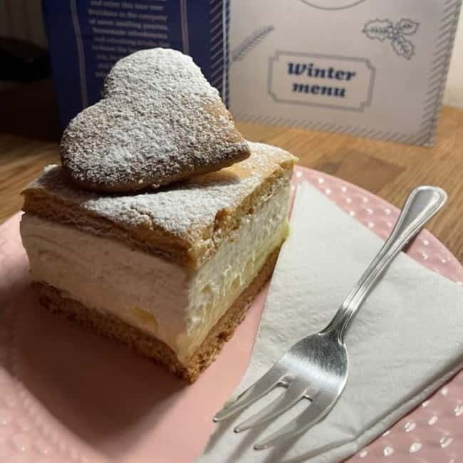 Bratislava: Old Town Cake Tasting Experience - Key Points