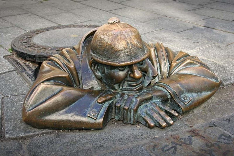 Bratislava: Old Town & UFO Bridge Evening Walking Tour - Exploring Bratislava’s Old Town by Night